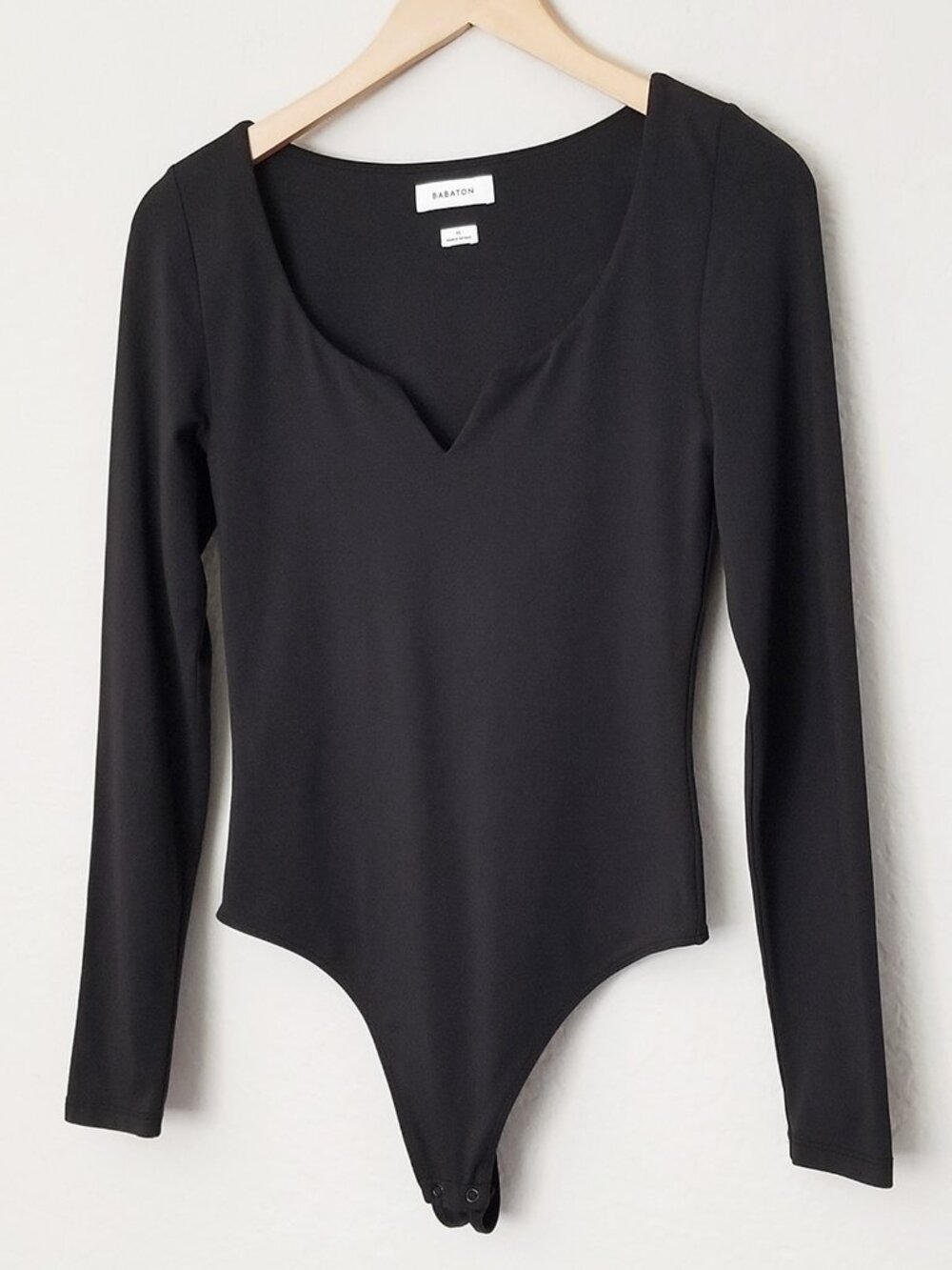 Aritzia Babaton Contour Long Sleeves Notch Neck Bodysuit Black M Rare Minimalist